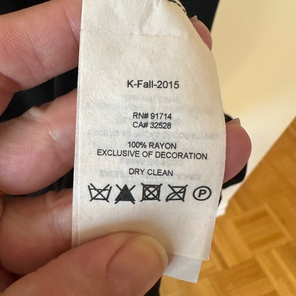 A/X Armani Exchange sleevesless v neck dress in black - Picture 6 of 7